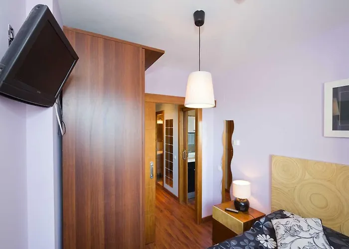 Apartamento Con Cochera Edificio Monte Oiz *