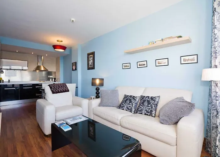 Apartamento Con Cochera Edificio Monte Oiz 公寓